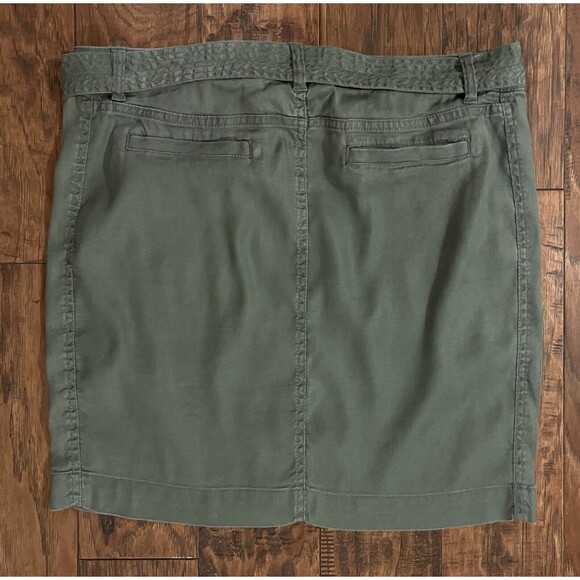 Liverpool Leonora Tie Front Skirt Olive Green Stretch Linen, Stitch Fix, Size 12 - Picture 4 of 10